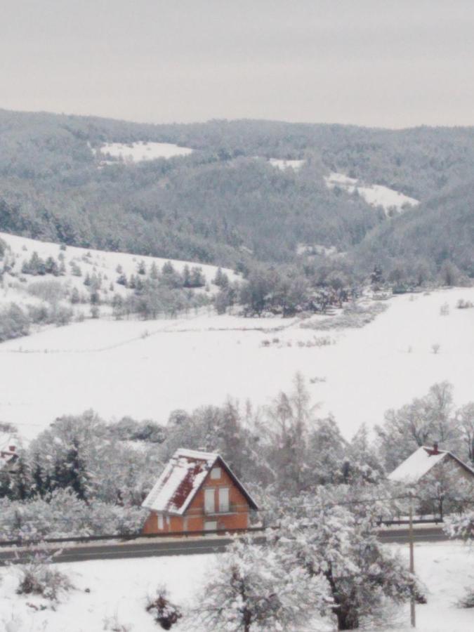 Ferienwohnung Despot s haus Kremna Exterior foto